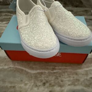Cat & Jack Girl Size 10 Madigan White Glitter Sparkle Slip on Casual Shoes NIB
